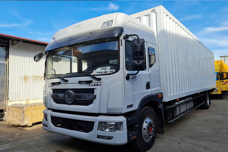 XE DONGFENG D12 Thùng kín container xe dongfeng (D12 thùng Pallet )ĐỘNG CƠ Cumins 5.9 ISB180 lọt lòng thùng 9.700x 2.410x2.340 mm, tải trọng 7.050kg