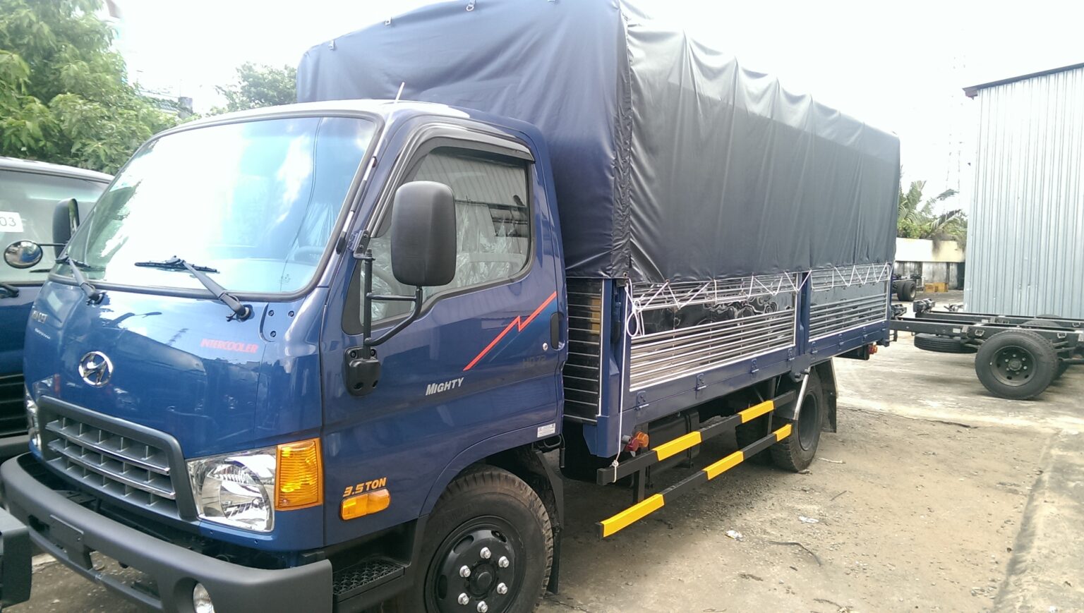 hyundai hd65 2,5 tấn vào thành phố