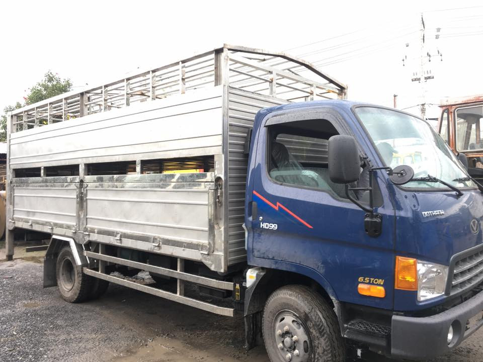 Xe chở heo Hyundai HD99 6T5